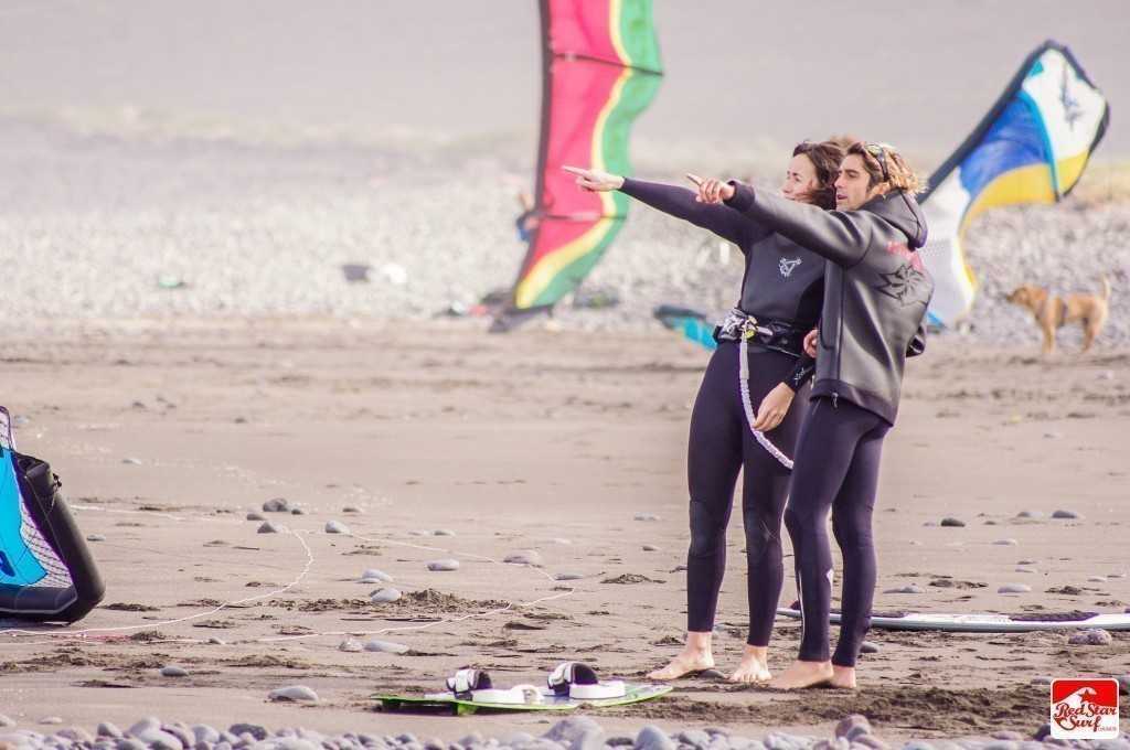 Lekcja kitesurfingu na piasku w Famarze: nauka kontroli latawca