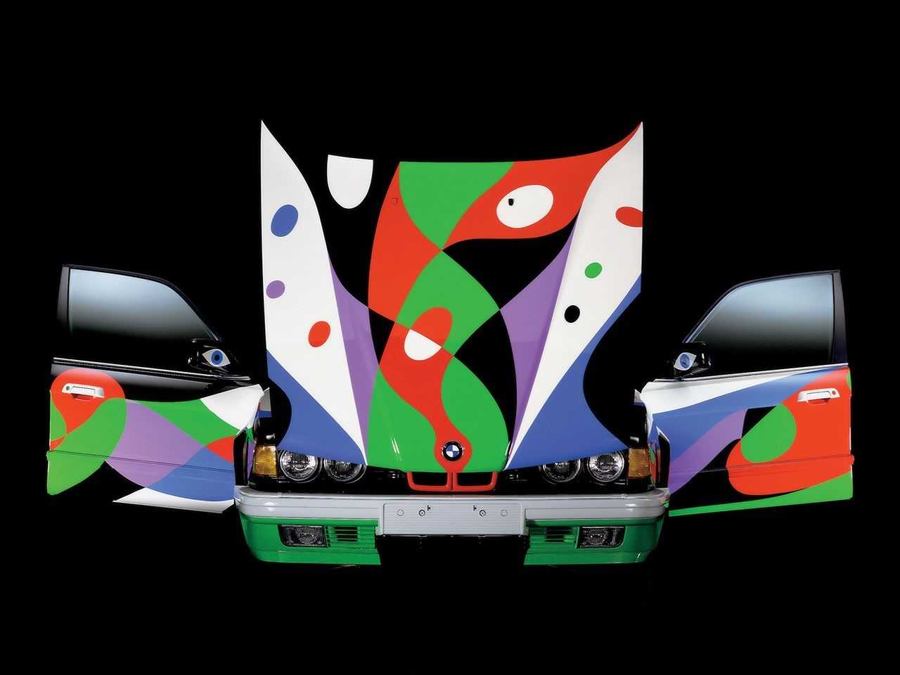 BMW Art Car namalované Césarem Manriquem v roce 1990