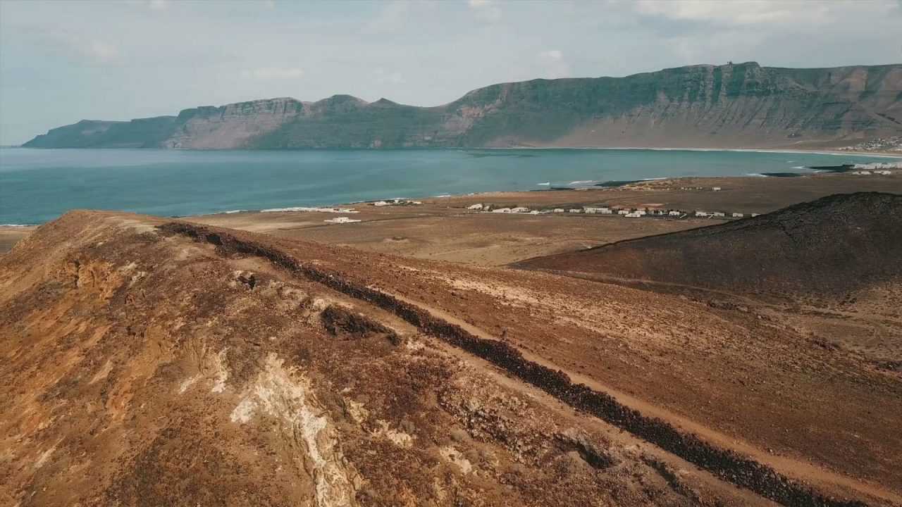 Wulkaniczny krajobraz Lanzarote, Wyspy Kanaryjskie