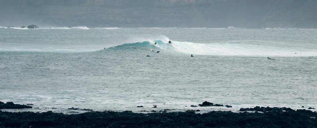 el barco surf spot famara lanzarote spot guide surfing lanzarote