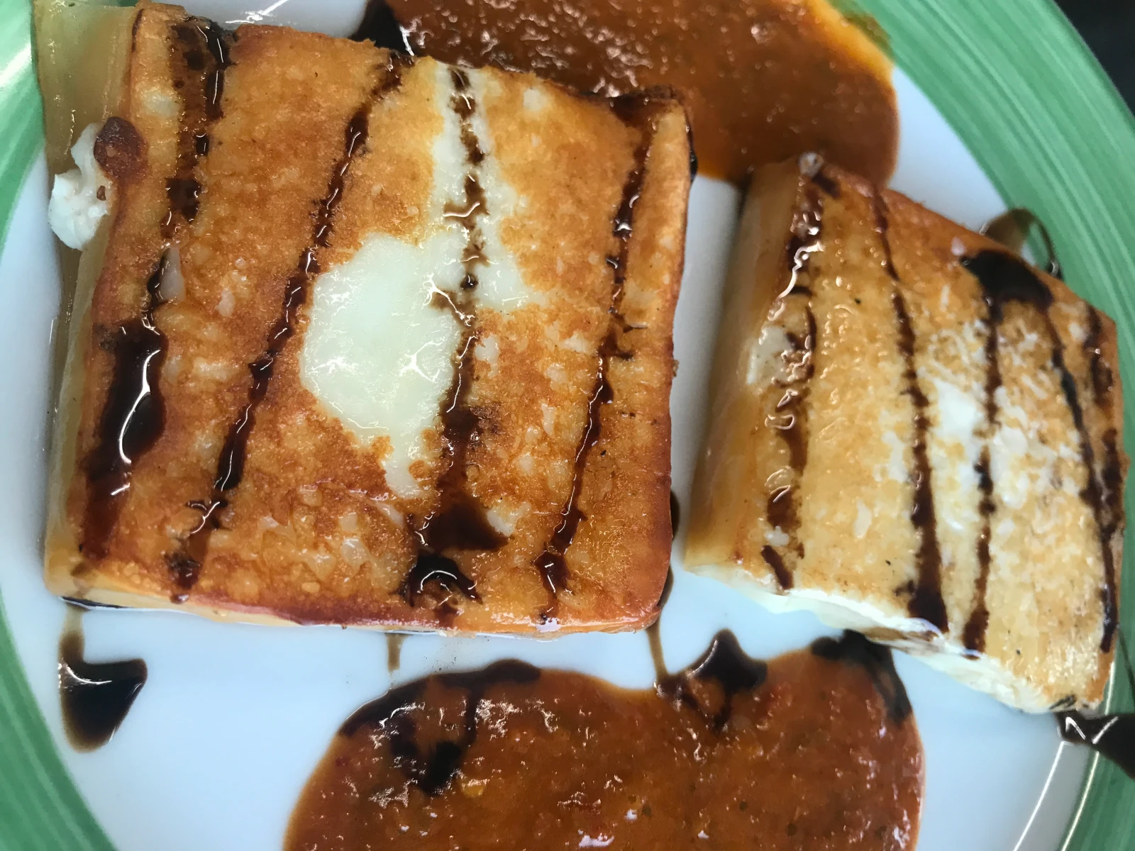 Grilled Canarian goat cheese with mojo