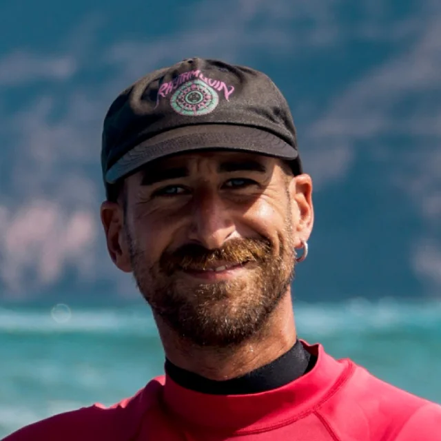 Humberto, instruktor surfu v Red Star Surf v Caleta de Famara