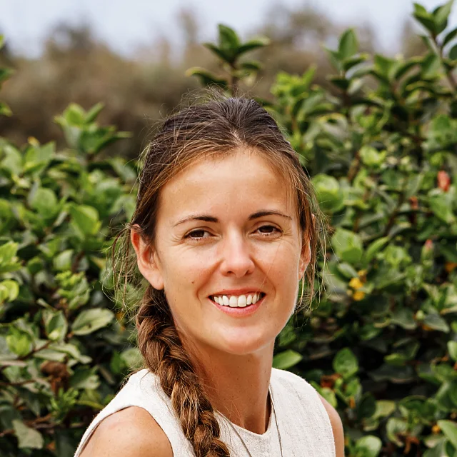 Rebeca, masérka spolupracující s Red Star Surf ve Famaře